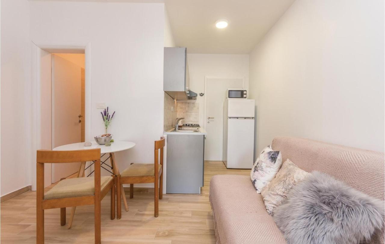 Apartments In Turanj, 20M From The Beach ซูโกชัน ภายนอก รูปภาพ