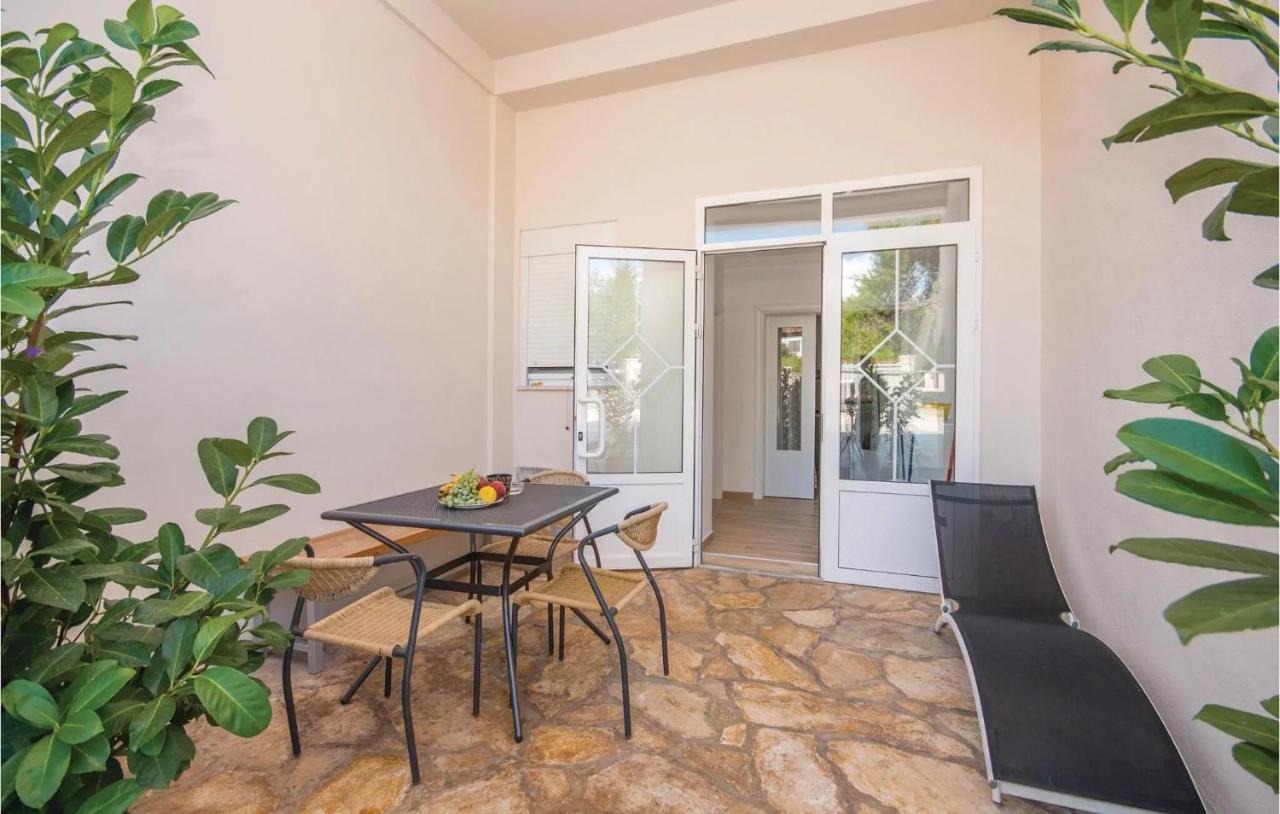 Apartments In Turanj, 20M From The Beach ซูโกชัน ภายนอก รูปภาพ